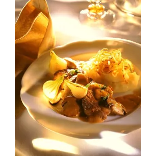 Plat civet de biche aux airelles & gratin dauphinois 1pers