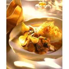 Plat civet de biche aux airelles & gratin dauphinois 1pers