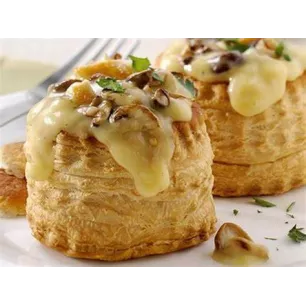 Vol au vent festif légèrement truffé & croquettes fraiche